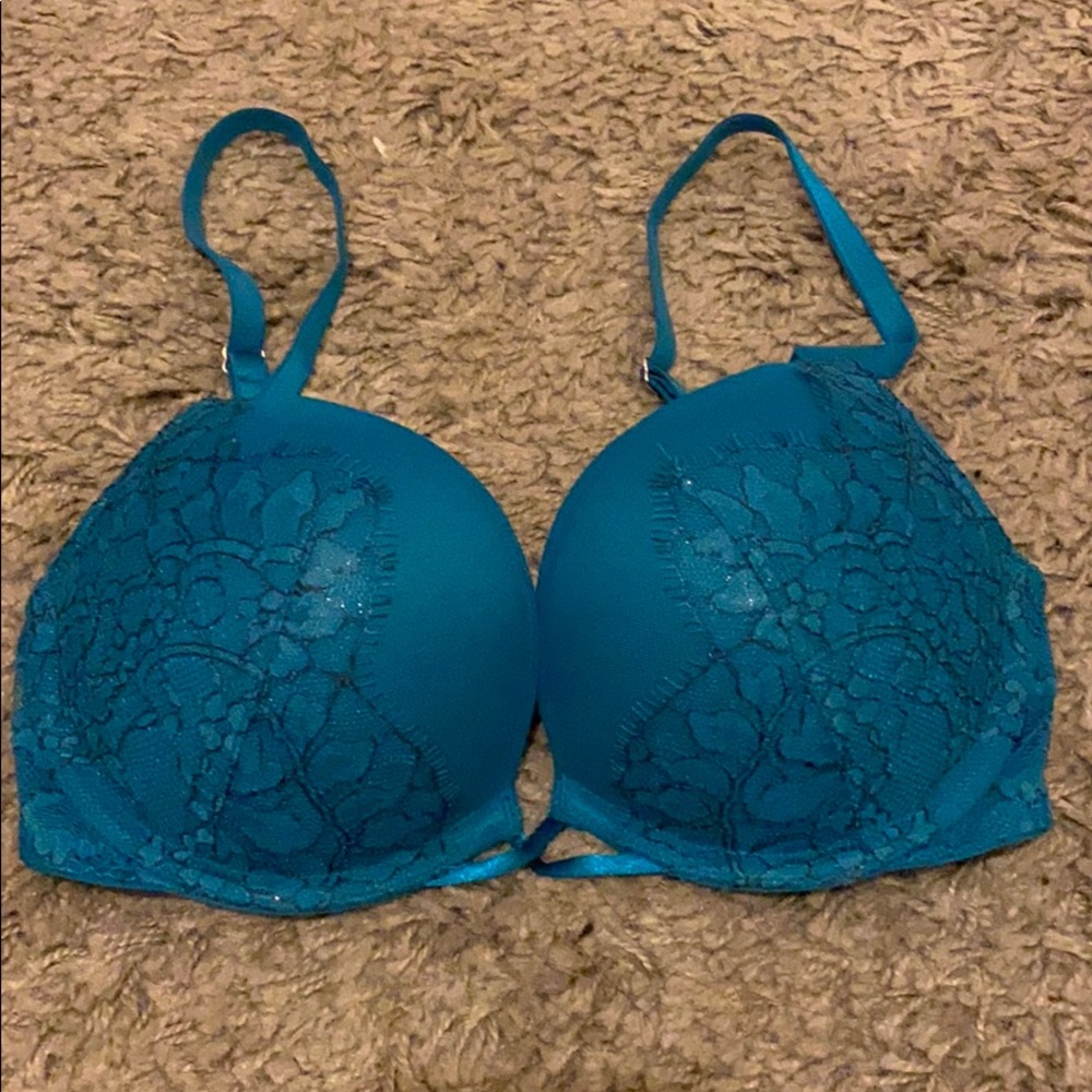NWOT BOMBSHELL DOUBLE CUP 30C
